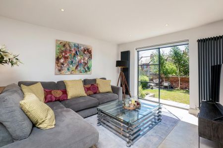 5 bedroom terraced house to rent - Photo 2