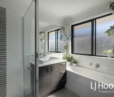 Modern Family Home in Tranquil Yarrabilba! - Photo 5
