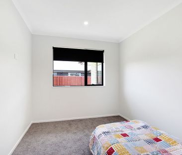 Lovely sunny 2024 4 bed home available for rent - Photo 3