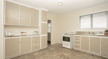 Three Bedroom Family Home - Photo 3