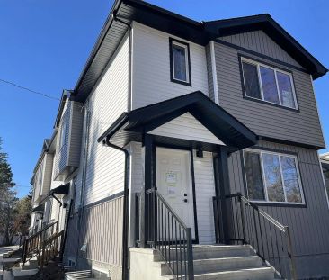Spacious 3 Bedroom 2.5 bath Townhouse (main building) in McKernan — 3 Bedrooms Main Floor - Photo 1