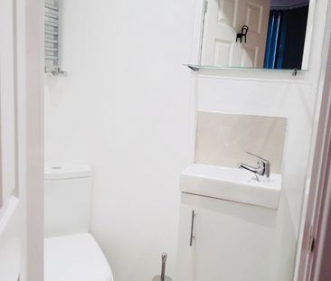 En Suite Double Room - Great Location - Photo 6