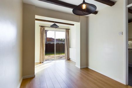 3 bedroom semi-detached house to rent - Photo 4