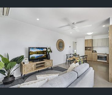 Modern Apartment with City Views and Spacious Entertaining Deck - Photo 1