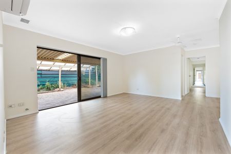 Bright & Spacious 4-Bedroom! - Photo 4