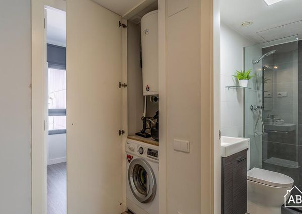 Modern 2-Bedroom Apartment in Poblenou with Balcony