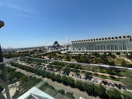 3 room luxury penthouse for rent in Valencia - Photo 5