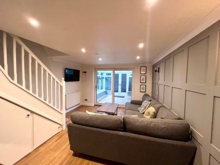 Jubilee Court - Photo 2