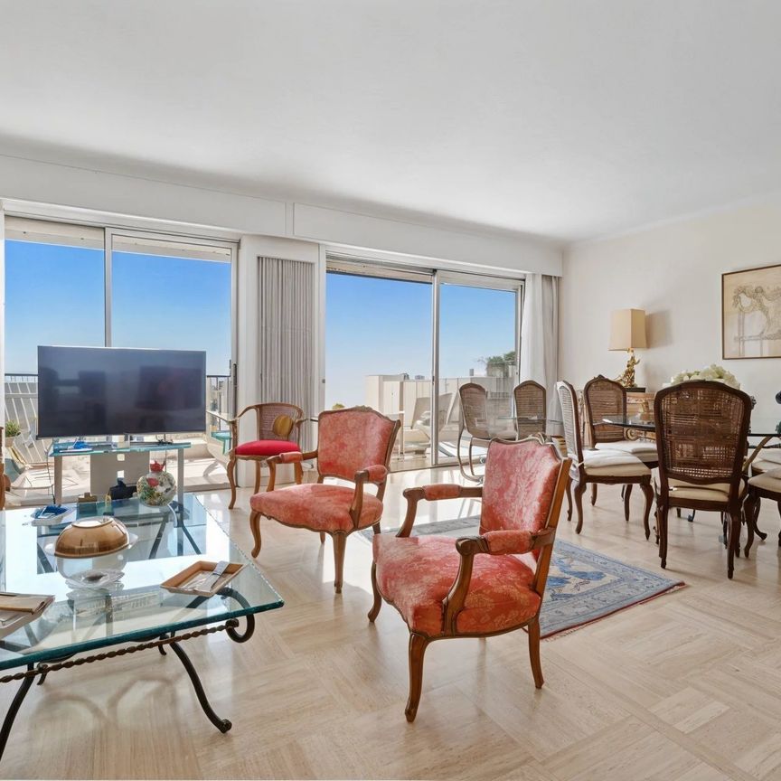 Location Appartement 3 pièces 91m² CANNES 06400 - Photo 1