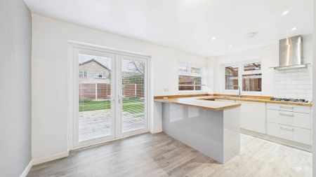 3 bedroom semi-detached house to rent - Photo 2