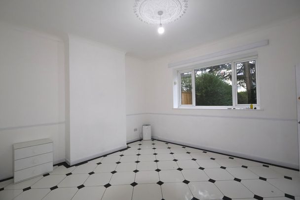 1 bed ground floor flat to rent in Christchurch Road, Bournemouth, BH1 - Photo 1