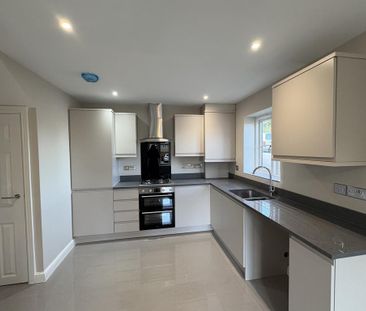 3 bedroom semi-detached house to rent - Photo 5