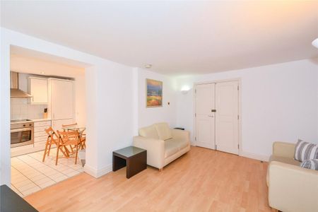 1 bedroom flat in London - Photo 4