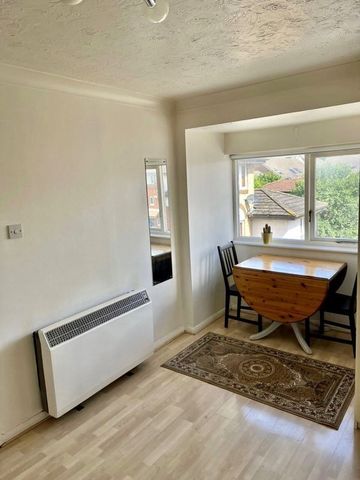 Studio Flat, Oxley Close, SE1 - Photo 2