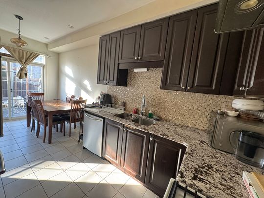 For Lease - 18 Eastlake Road, Brampton, Ontario - Photo 1