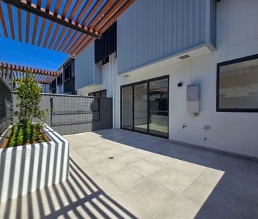 Modern Townhouse in the Heart of Edmondson Park - Photo 1