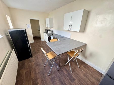 8 bedroom house share to rent - Photo 3