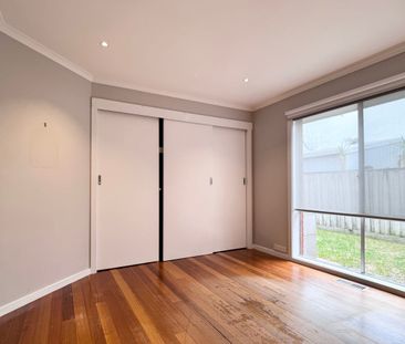 Family Living - Photo 5