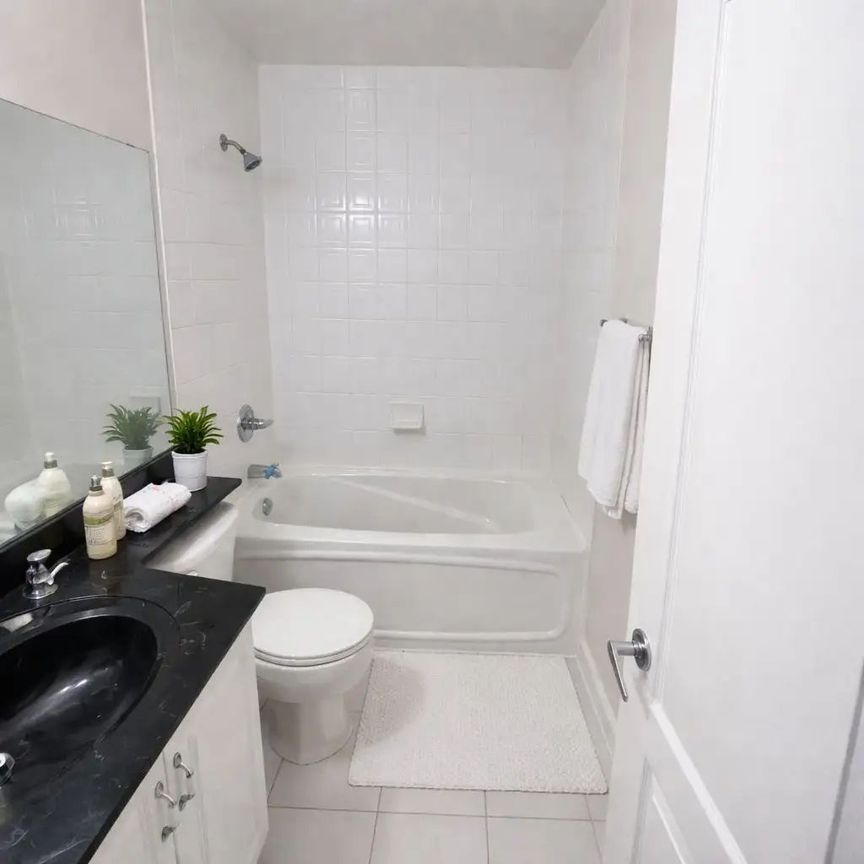 For Lease - 33 Elm Drive Unit# 209, Mississauga, Ontario - Photo 1