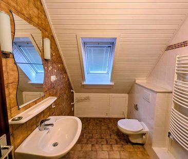 Gemütliche 2-Zimmer-DG-Wohnung in begehrter Waldrandlage von Norder... - Foto 1