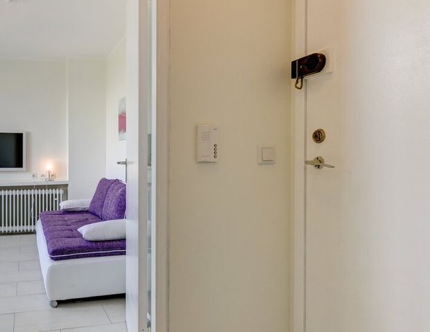 Furnished studio apartment on the top floor - Photo 1