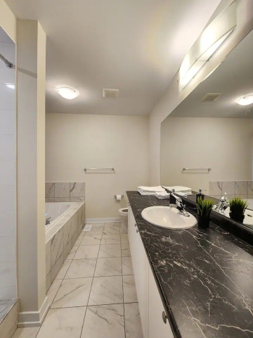 For Lease - 33 Wintergreen Crescent, Haldimand, Ontario - Photo 4