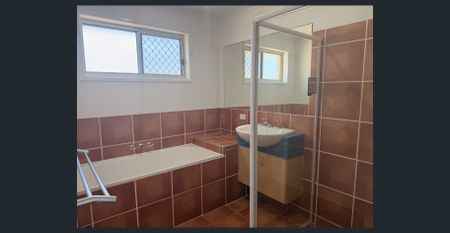 Beautiful spacious family home - Photo 2