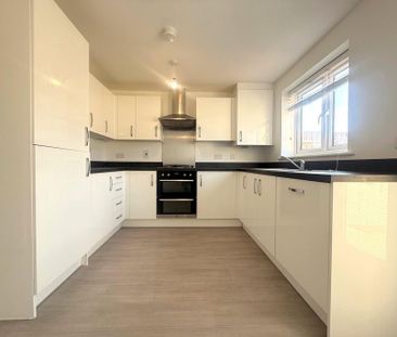 3 bedroom end of terrace house to rent - Photo 3