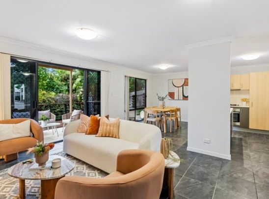 Greenslopes - Photo 1