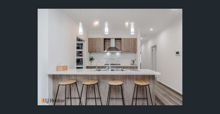 Stunning Home & Lovely Location! - Photo 5