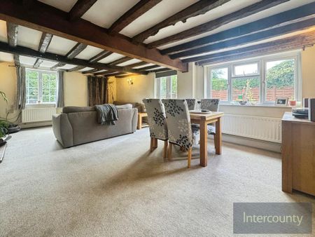 3 bedroom semi-detached house to rent - Photo 5