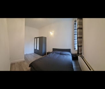 Room in a Shared House, Brenthurst Road, NW10 - Photo 3