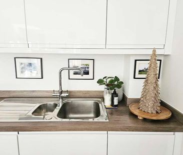 Hampton Place, Ashford, TN23 - Photo 4