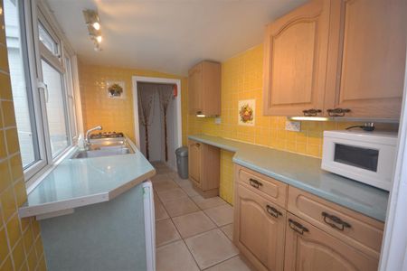 1 bedroom Flat To Let - Photo 5