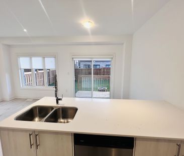 For Lease - 149 Gateland Drive, Barrie, Ontario - Photo 6