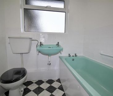 2 bedroom maisonette to rent - Photo 4
