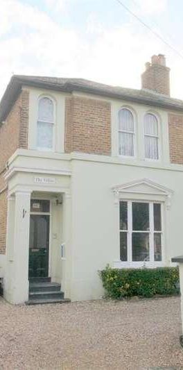 Gresham Road, Staines-upon-thames, TW18 - Photo 1