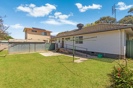 Charming Weatherboard Home Close to Bendigo CBD - Photo 2