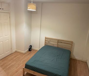 3 Bed Flat, Oxford Road, M1 - Photo 4