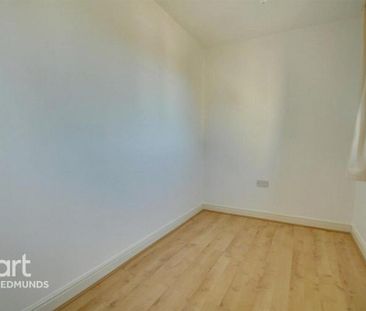 3 bedroom terraced house to rent - Photo 6