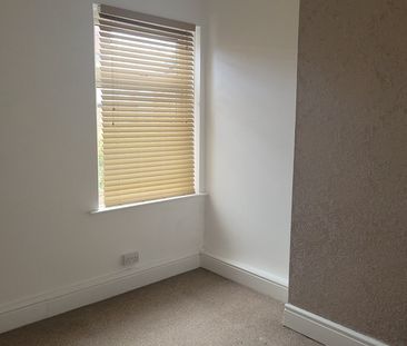 2 Bed Terraced House, Romiley Street, M6 - Photo 4