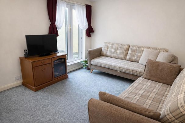 1 bedroom in a house share to rent - Photo 1