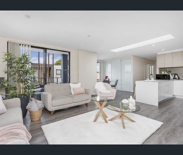 2 Bedroom Apartment - Location! - Photo 1