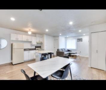 Magnifique condo, 3 ½ meublé à louer – Laval - Photo 1