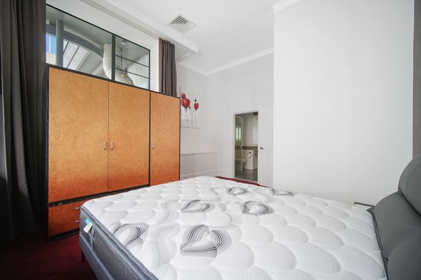 4.5 Star Hotel, Top Floor Fully Furnished Apartment - Photo 1