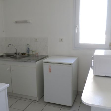 Location Appartement 2 pièces 43m² LA ROCHE SUR YON 85000 - Photo 3