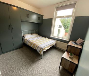 4 bedroom terraced house to rent - Photo 3