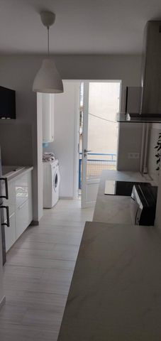 Colocation (étudiante) à 3 meublée proche centre - Photo 2