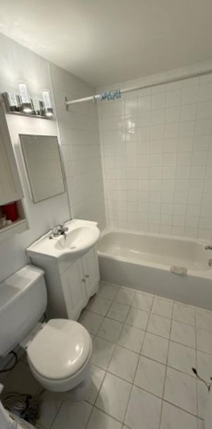 Grand 4 1/2 a louer - Photo 1