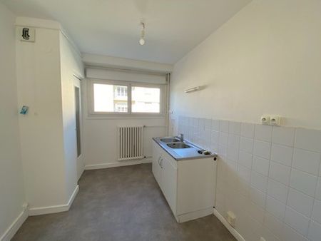 Location - Appartement T4 - 67 m² - Pont-de-Roide-Vermondans - Photo 5